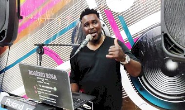 Baile no Clube Ideal3Idade com Rogério Rosa comandando o Show!!