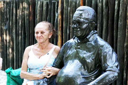 ILPI: Governo do Estado proporciona tarde no Museu Sacaca com idosos de residenciais  de Macapá